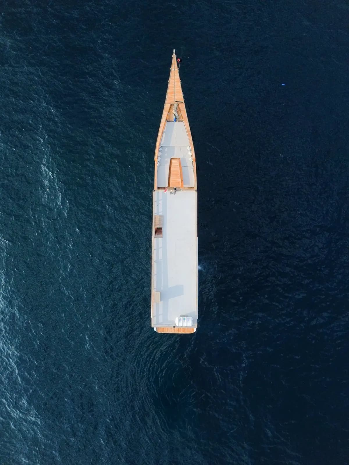 Sewa bot Ayayay di Labuan Bajo, foto 10