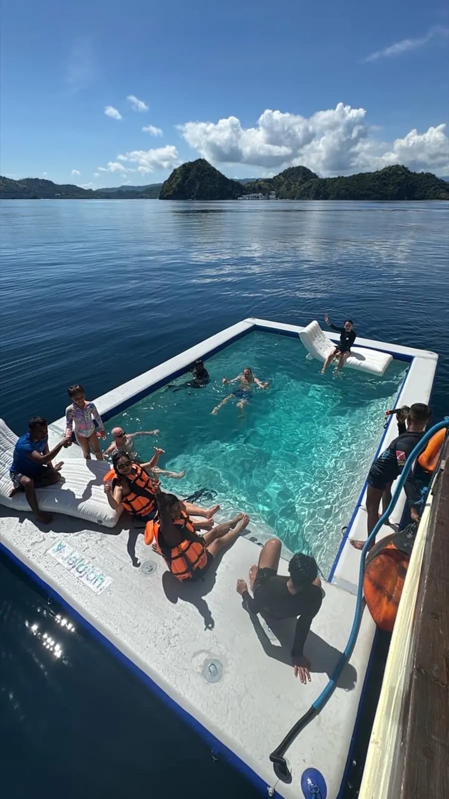 Sewa bot Leticia di Labuan Bajo, foto 7