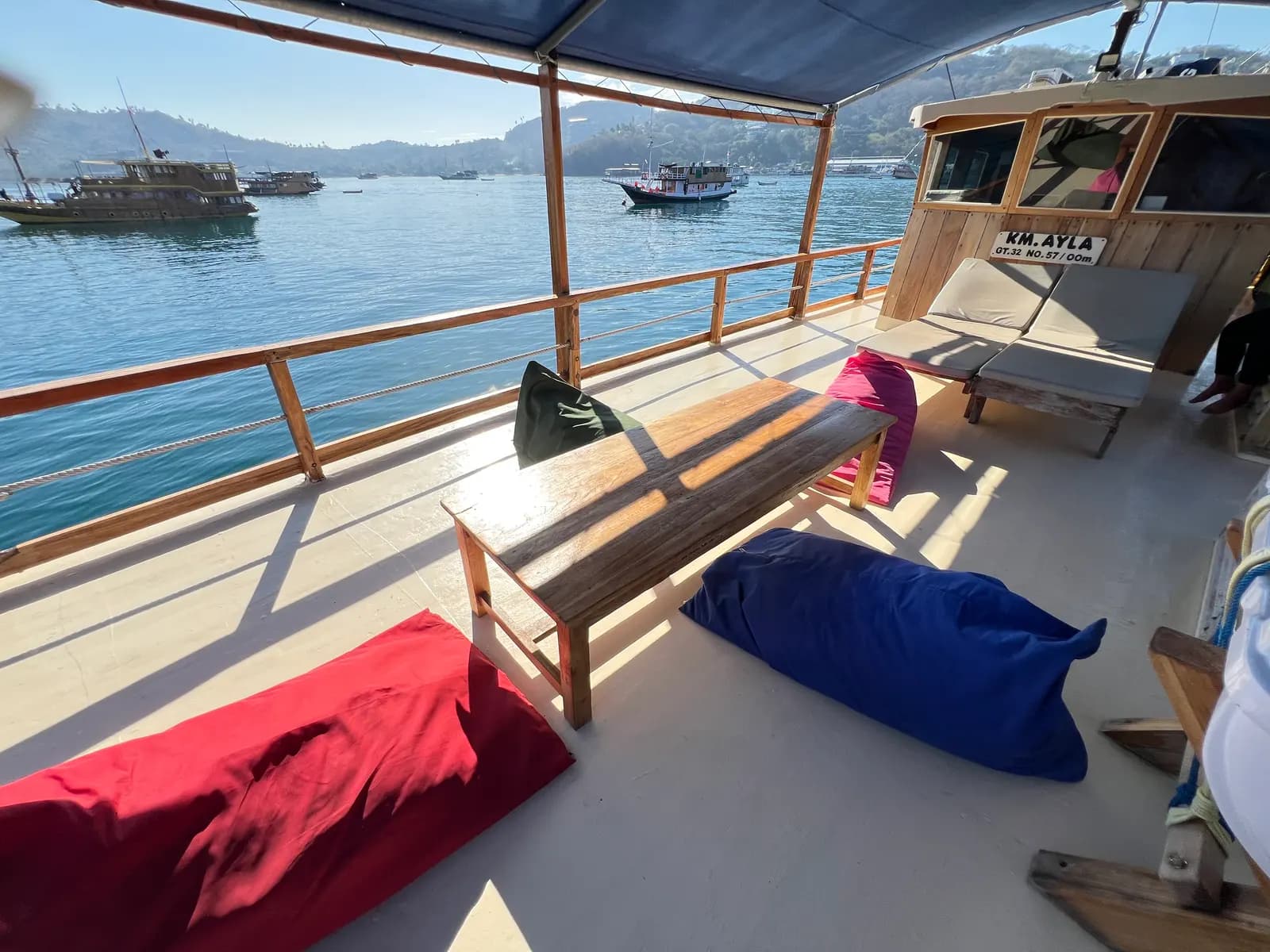 Sewa bot Ayla di Labuan Bajo, foto 4