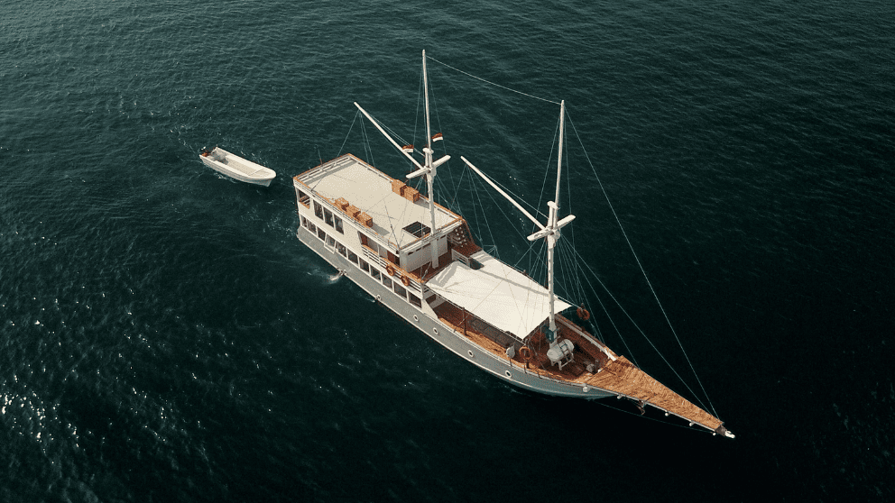 barco-lanakila-komodo