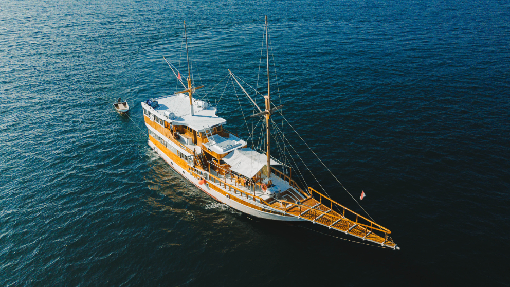 boat-nk-jaya-komodo