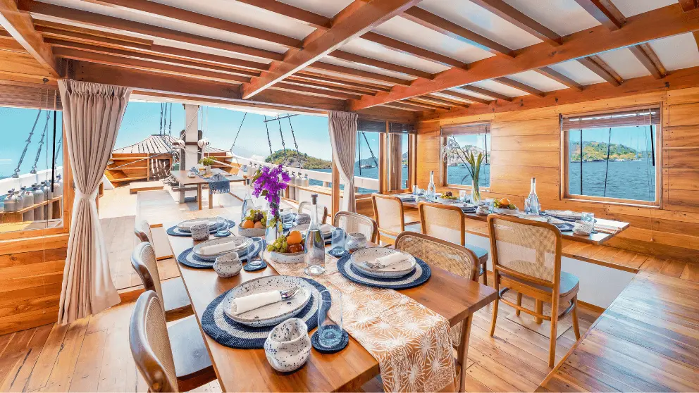 luxury-phinisi-komodo