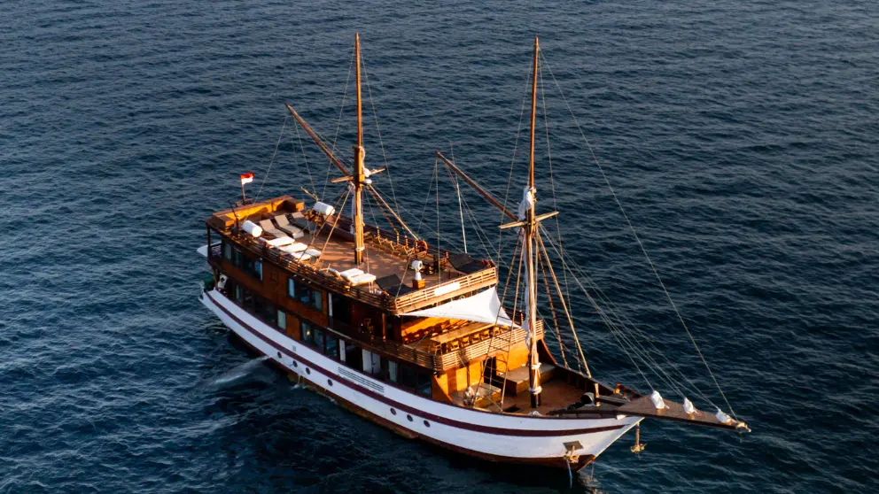 neptune-liveaboard-indonesia
