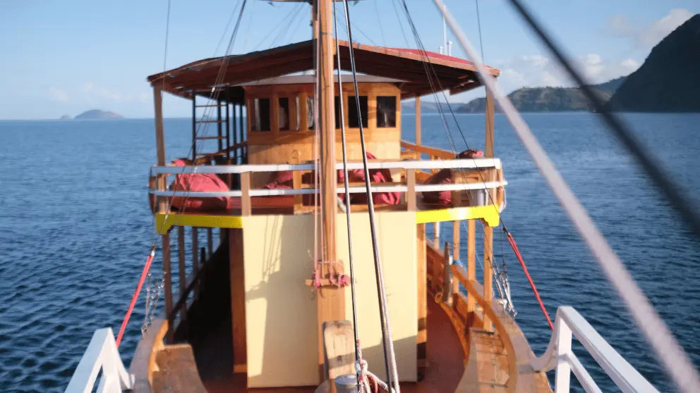 singkolo-boat-front