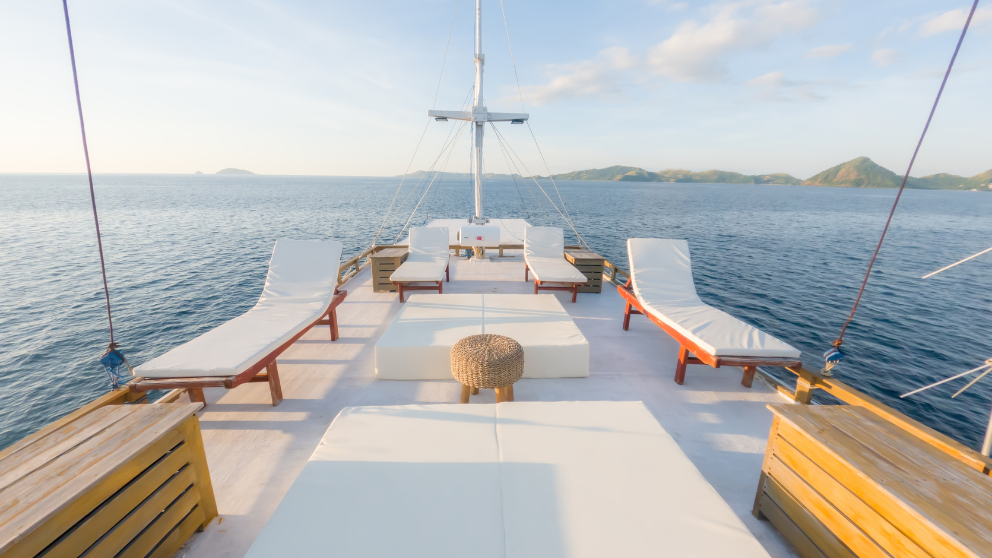 sundeck-open-trip-lamborajo-1