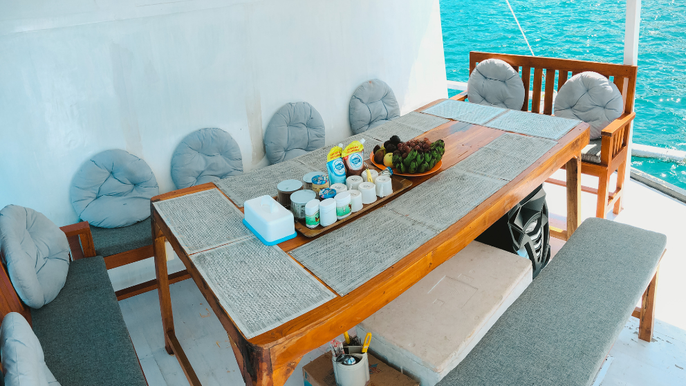 trip-raja-bintang-komodo